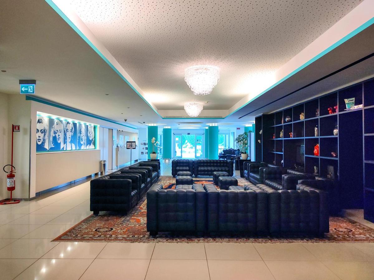 Just Hotel Lomazzo Fiera Esterno foto