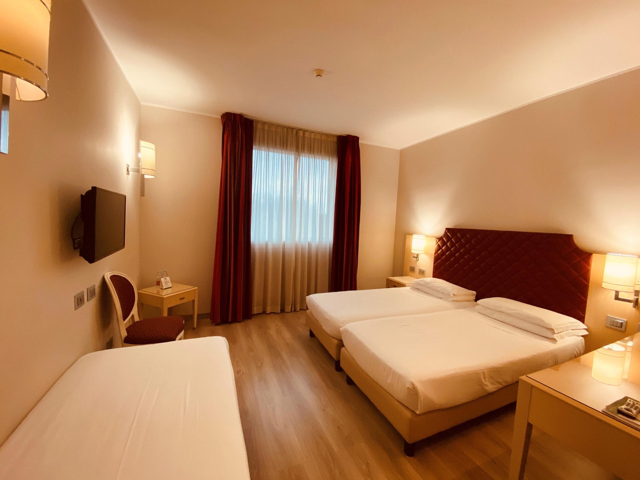 Just Hotel Lomazzo Fiera Esterno foto
