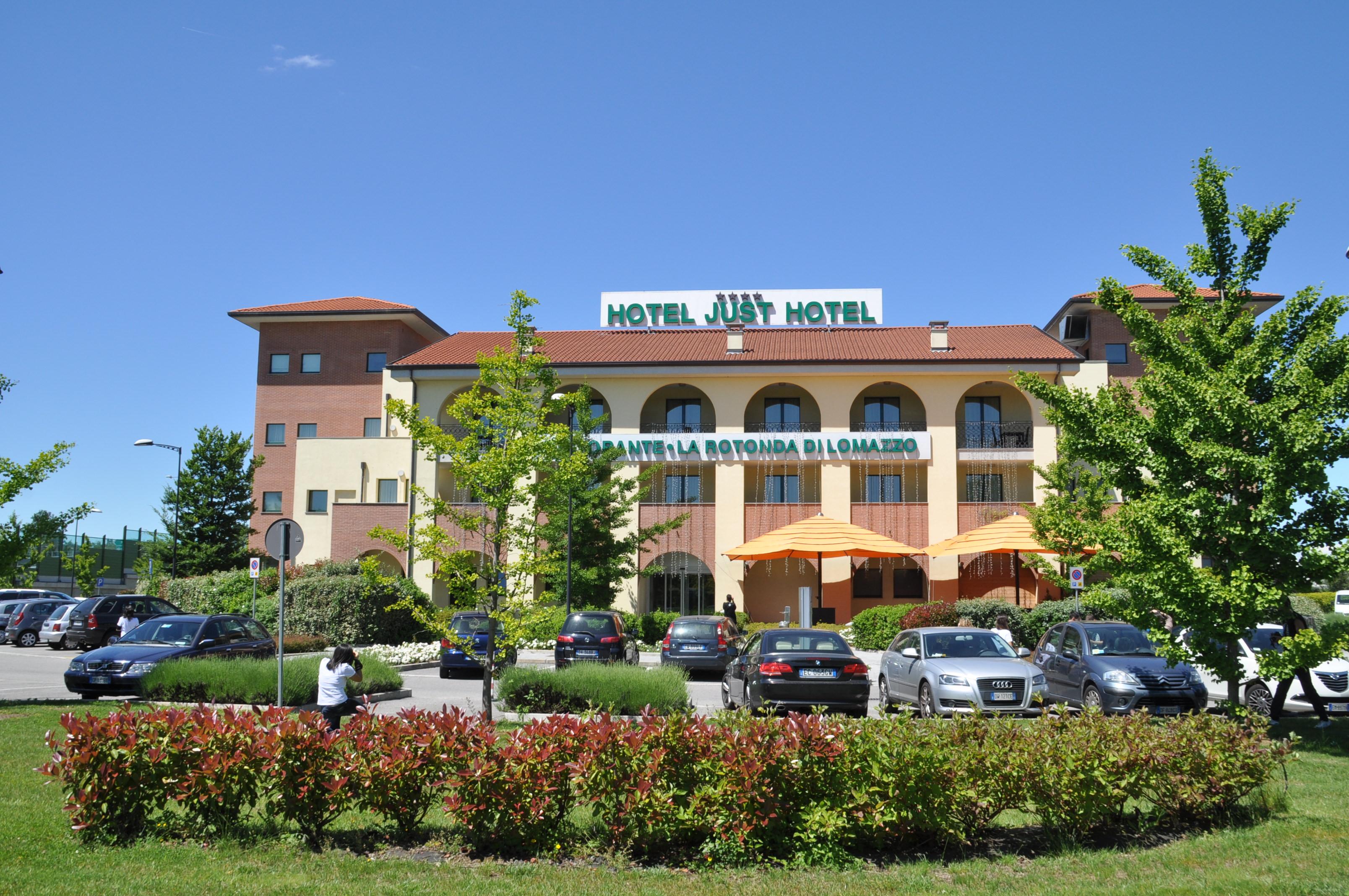 Just Hotel Lomazzo Fiera Esterno foto