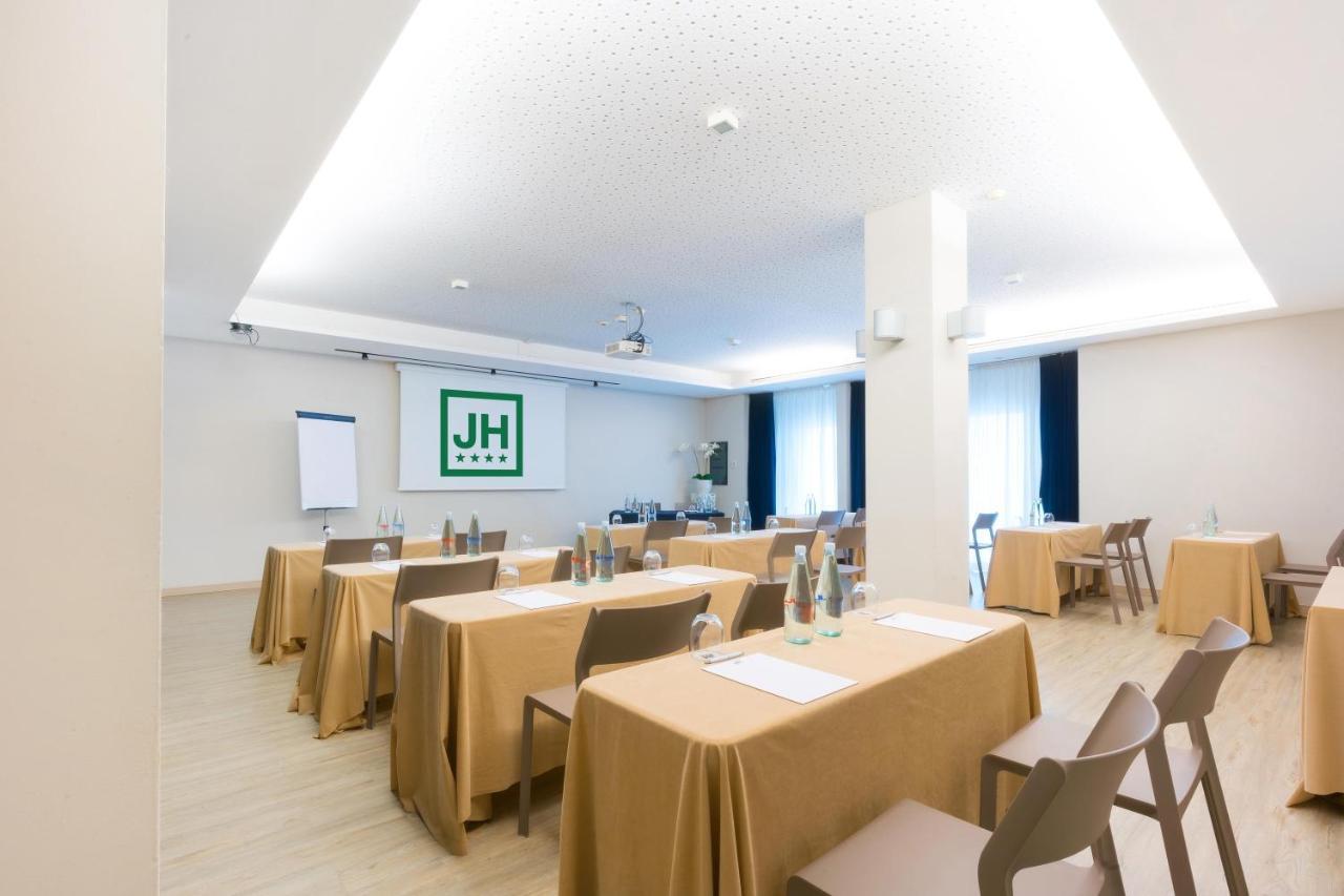 Just Hotel Lomazzo Fiera Esterno foto